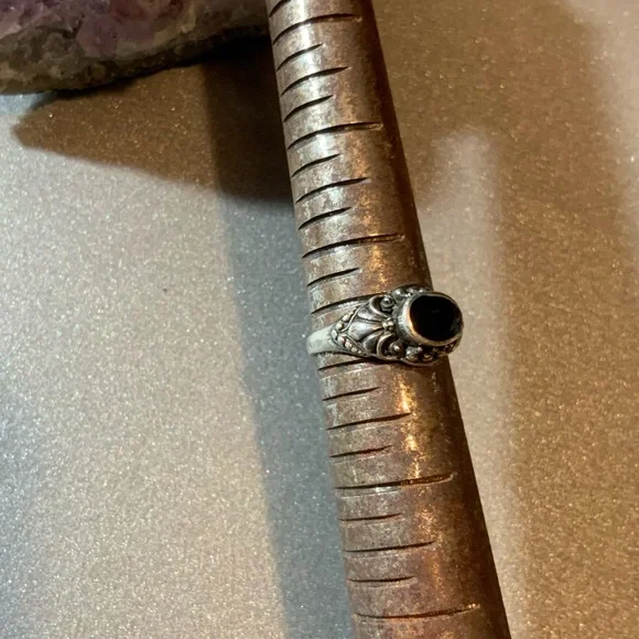 Vintage 925 Onyx Ring w/ Ornate Scrollwork Sz 6 - Picture 13 of 15